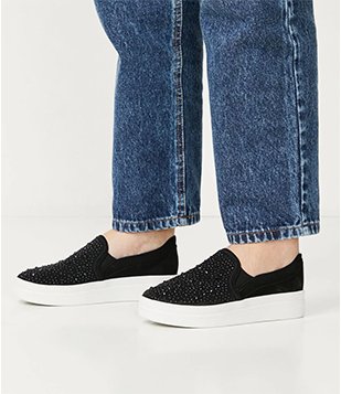 Tênis Slip On com Aplicação de Miçangas Variadas Preto