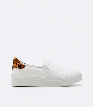 Tênis Slip On Com Recorte Animal Print Onça Branco