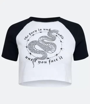 Blusa Cropped em Cotton com Manga Curta Raglan e Estampa de Serpente Branco