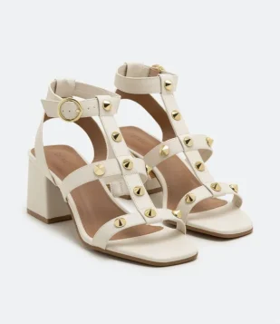Sandália Gladiadora com Tachas e Salto Bloco Bege