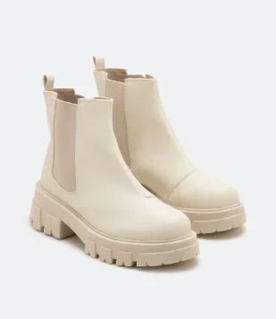 Bota Chelsea Cano Baixo com Elástico na Lateral e Sola Tratorada Off White