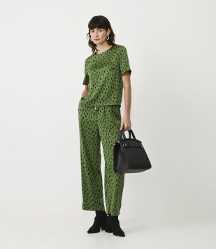 Calça Reta Com Textura Acetinada E Estampa Poá Diferenciado Verde