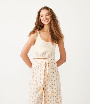 Blusa Cropped Em Tricô Com Detalhe Em Pontos Trabalhados Off White