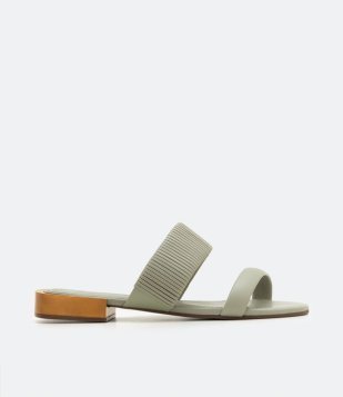 Sandália Rasteira Em Couro Com Salto Madeirinha Verde