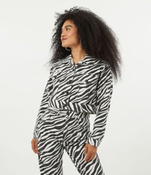 Jaqueta Cropped Em Sarja Com Estampa Animal Print Zebra Preto