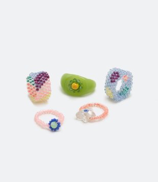 Kit 05 Anéis Em Miçangas E Acrílico De Diferentes Formatos Multicores