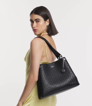 Bolsa Hobo com Textura em Relevo Preto