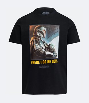 Camiseta em Meia Malha com Estampa do Mandalorian e Baby Yoda Preto 