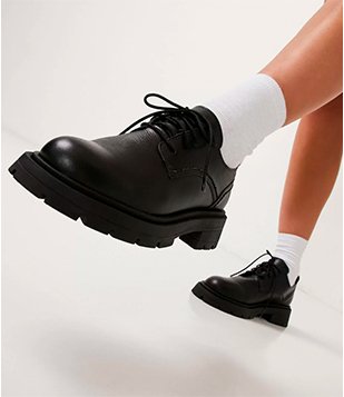 Sapato Oxford Em Couro Com Sola Tratorado Preto