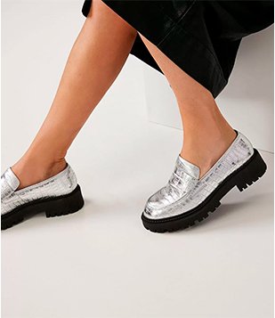 Sapato Mocassim Metalizado Com Sola Tratorada Cinza