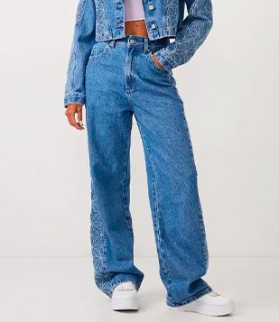 Calça Anos 90 Cintura Alta Em Jeans Com Bordados Florais De Mandalas Azul