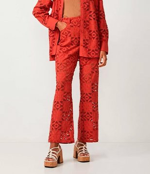 Calça Pantacourt Em Renda Vermelho