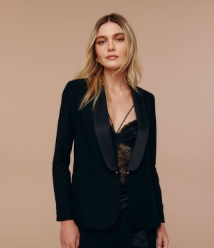 Blazer Em Crepe Alfaiatado Com Textura Acetinada Preto