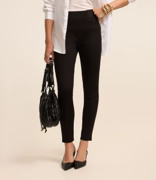 Calça Legging em Ponto Roma com Elástico Lateral Preto