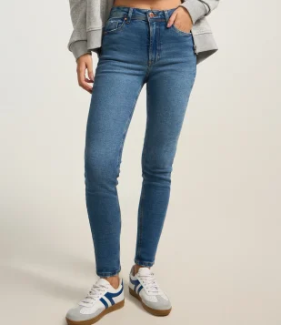 Calça Skinny Jeans com Cintura Alta e Puídos nos Bolsos Azul