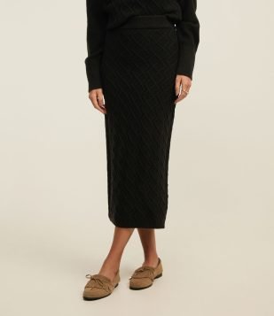 Saia Midi em Tricô com Bordado de Losangos Preto