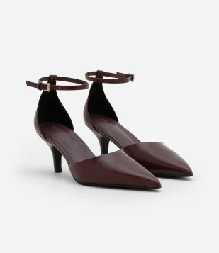 Sapato Scarpin com Bico e Salto Fino Vinho