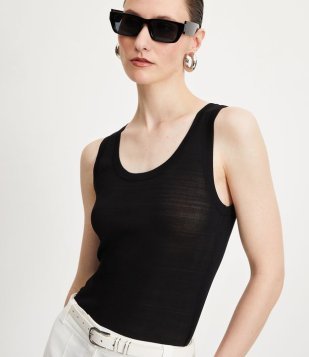 Blusa Regata Em Tricô Leve Preto