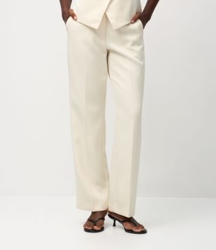 Calça Reta Alfaiatada com Cintura Média Off White