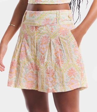 Short Em Laise Com Cós Largo E Estampa Floral Bege