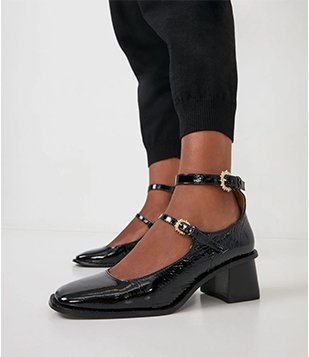 Sapato Boneca em Couro com Fivelas Preto 