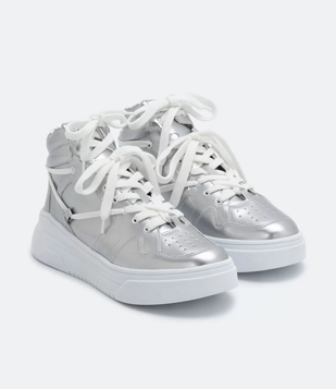 Tênis Botinha Metalizado Com Amarração Diferenciada Prata