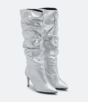 Bota Cano Alto Diferenciado Metalizado Com Bico E Salto Fino Prata