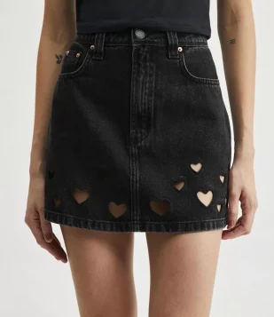 Saia Curta Cintura Alta Em Jeans Com Corações Vazados Preto