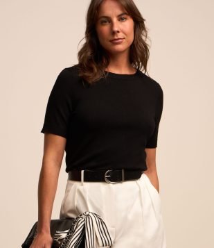 Blusa Básica em Tricô com Gola Redonda Preto