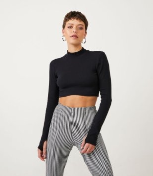 Blusa Cropped Em Ribana Com Manga Longa E Abertura No Dedo Preto
