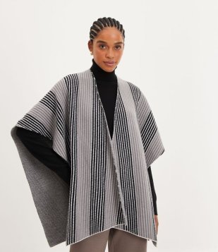 Poncho Médio Dupla Face Com Abertura Total Frontal E Estampa Listras Cinza