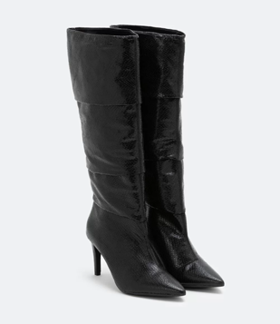 Bota Cano Alto Diferenciado Metalizado Com Bico E Salto Fino Preto