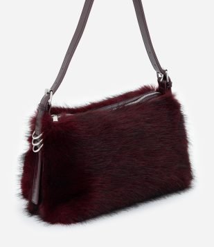 Bolsa Média com Textura de Pelo Vinho