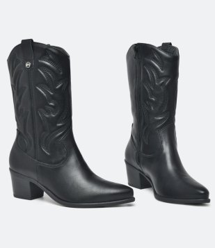 Bota Western Em Material Sintético Com Detalhe Pespontado No Cano Preto
