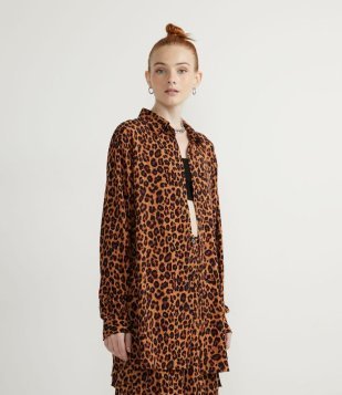 Camisa Alongada Em Viscose Com Estampa Animal Print Onça Marrom