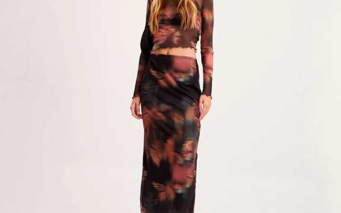 Clássico e contemporâneo: aposte em looks com saia longa