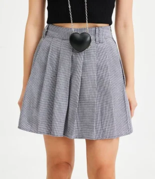 Saia Curta Alfaiataria Em Viscose Plissada Com Pied-De-Poule Preto E Branco