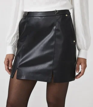 Saia Curta Em Material Sintético Com Botões De Coração Preto