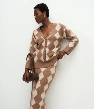 Saia Long Midi em Tricô Jacquard com Estampa Xadrez Bege