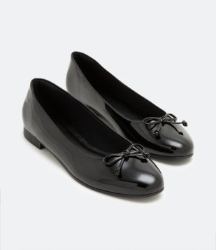 Sapatilha Básica Em Verniz Com Bico Redondo Preto