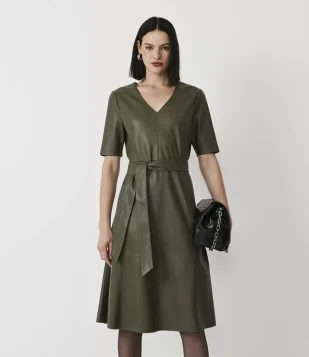 Vestido Midi Em Material Sintético Com Cinto Faixa Verde Escuro
