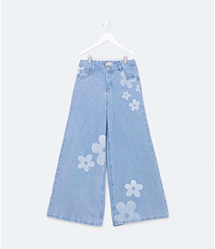 Calça Wide Leg Infantil Em Jeans Com Estampa De Flores