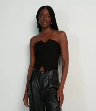 Blusa Cropped Alfaiataria em Viscose com Decote Tomara que Caia Preto 