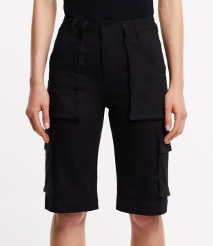 Bermuda Cargo Alongada Em Jeans Preto