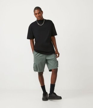 Bermuda Sarja Com Bolso Cargo Verde