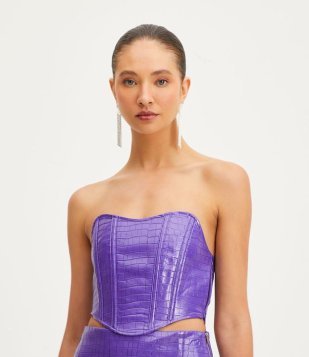 Blusa Cropped Corset Em Material Sintético Com Textura Croco Roxo