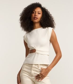 Blusa em Ponto Roma com Recorte Lateral e Pregas nos Ombros Branco