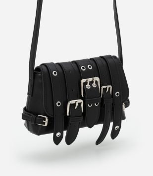Bolsa Transversal Pequena com Tampa de Cintos com Fivelas e Ilhós Preto