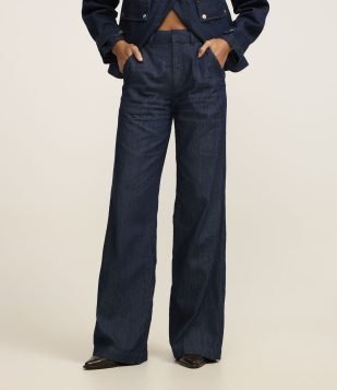 Calça Wide Leg em Jeans Semi Alfaiatada Azul