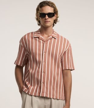 Camisa Boxy Alfaiatada em Viscose com Textura e Listras Salmão-Branco